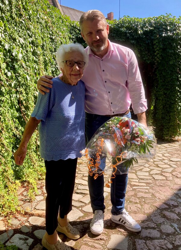 Bild vergrößern: Erika_Bauermeister_100_Jahre