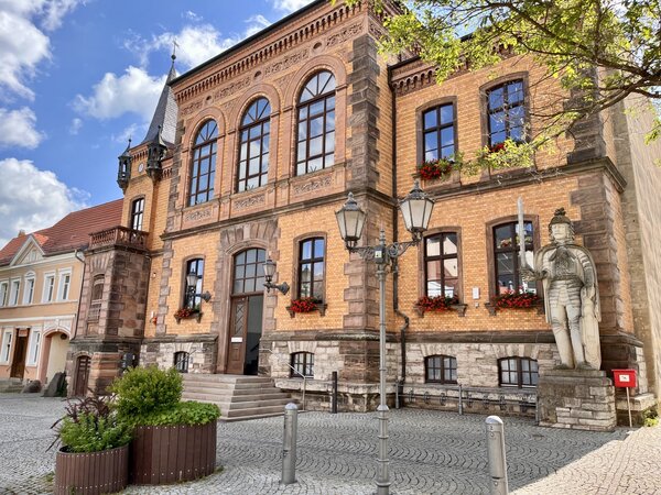 Bild vergrößern: Rathaus I mit Markt