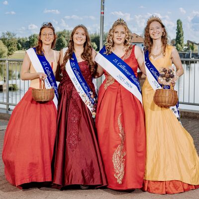 Bild vergrößern: Bollenknigin und -Prinzessin