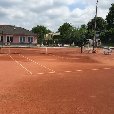 Bild vergrößern: Tennisplatz Calbe