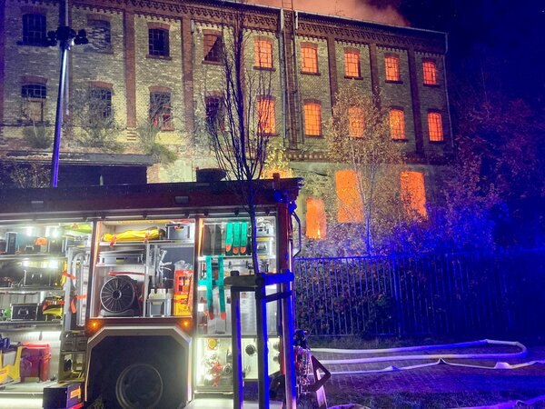 Bild vergrößern: Brand_Papierfabrik