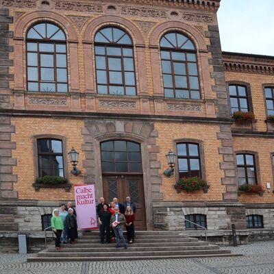 Bild vergrößern: Calbe macht Kultur vor Rathaus Marktplatz