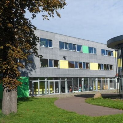 Bild vergr&ouml;&szlig;ern: Schule (1)