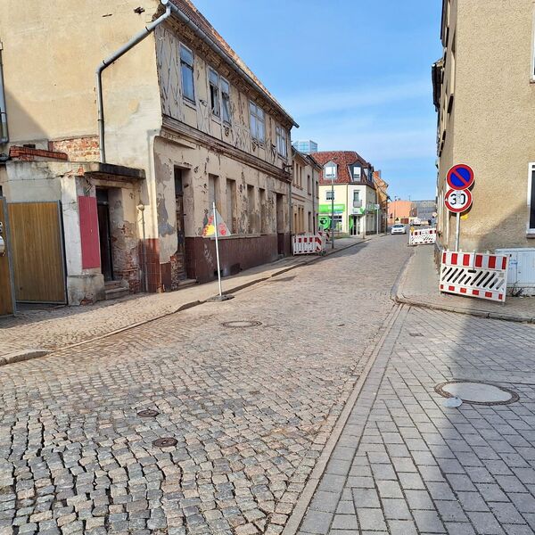 Vollsperrung Schlossstra�e in Calbe wegen Kanalreinigungs- und Sanierungsarbeiten